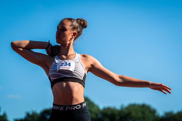 Amira Weber (LG Peiner Land) im Kugelstossen am 02.07.2022 waehrend den NLV+BLV Leichtathletik-Landesmeisterschaften im Jahnstadion in Goettingen (Tag 1)